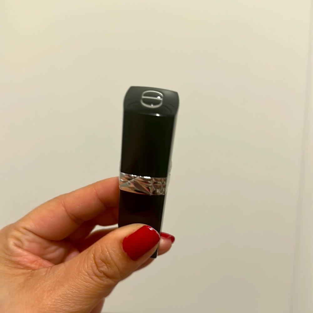 Rogue Dior forever liquid lacquer in 999